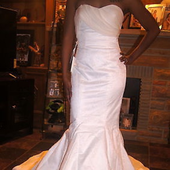 BEBE 90210 DRAPED TOP WEDDING GOWN SZ 0 - Picture 7 of 8